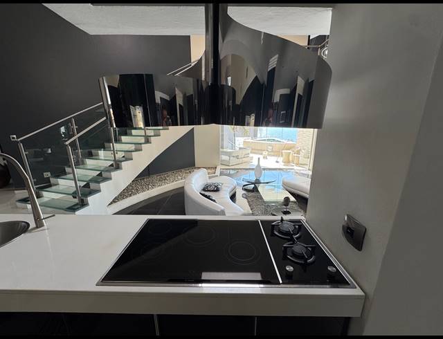 5 BEDROOM HOUSE FOR SALE IN BANKENVELD ESTATE